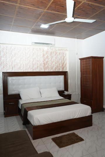 Sajana Grand Metro Hotel Colombo Esterno foto